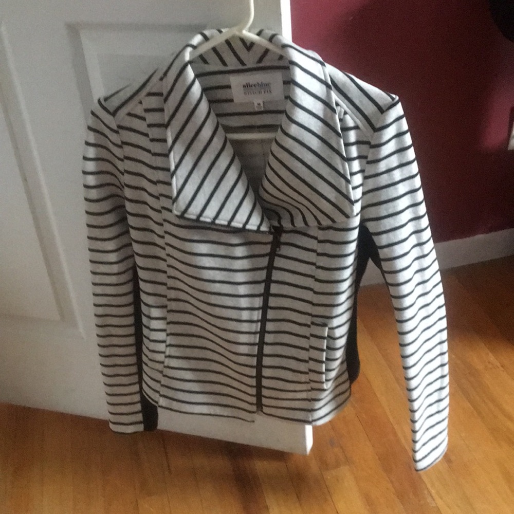 Jacket - Picture 3 of 4